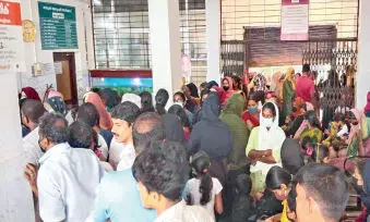 വേ​ണം, അ​രീ​ക്കോ​ട് താ​ലൂ​ക്ക് ആ​ശു​പ​ത്രി​യി​ൽ മു​ഴു​വ​ൻ സ​മ​യ അ​ത്യാ​ഹി​ത വി​ഭാ​ഗം