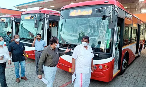 Electric buses for city travel