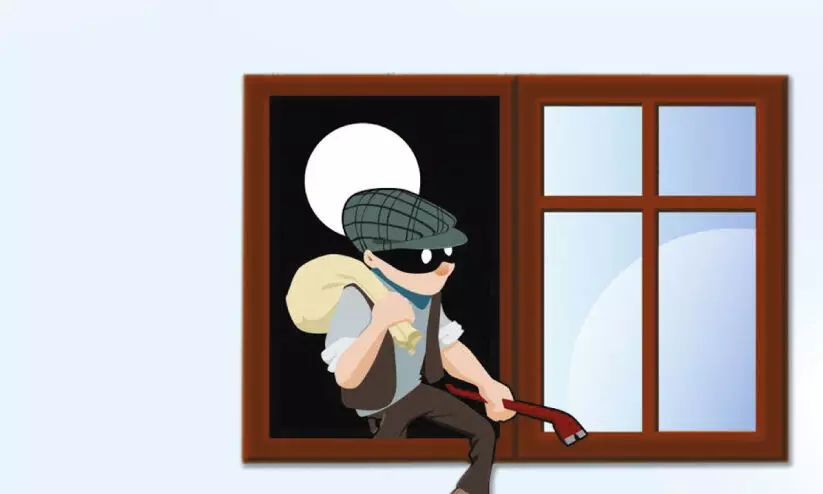 Broke into a locked house in Manappadam and stole money