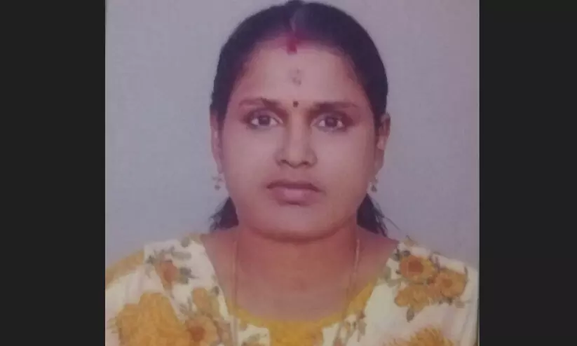 സ്കൂട്ടർ അപകടത്തില് പരിക്കേറ്റ അധ്യാപിക മരിച്ചു സ്കൂട്ടർ അപകടത്തില് പരിക്കേറ്റ അധ്യാപിക മരിച്ചു