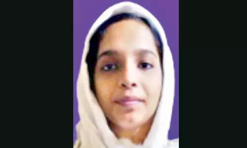 യുവതിയുടെ ആത്മഹത്യ; സ്ത്രീധന പീഡനമെന്ന് കുടുംബം യുവതിയുടെ ആത്മഹത്യ; സ്ത്രീധന പീഡനമെന്ന് കുടുംബം