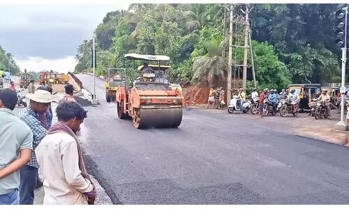 നാളെ നാളെ... നീളെ നീളെ...; മു​ഴ​പ്പി​ല​ങ്ങാ​ട് -മാ​ഹി ബൈ​പാ​സ് പ​ണി ഇ​ക്കൊ​ല്ല​വും തീ​രി​ല്ല