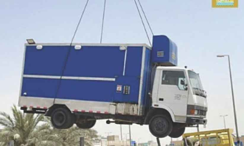 എട്ട് മൊബൈൽ ഗ്രോസറികൾ പിടികൂടി