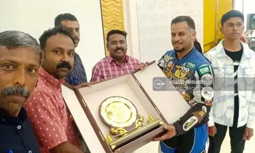 ബൈക്കിൽ 20,000 കിലോമീറ്റർ താണ്ടിയ യാത്ര; സൗദി പൗരൻ സാലാഹ് അസീരിയെ ആദരിച്ചു