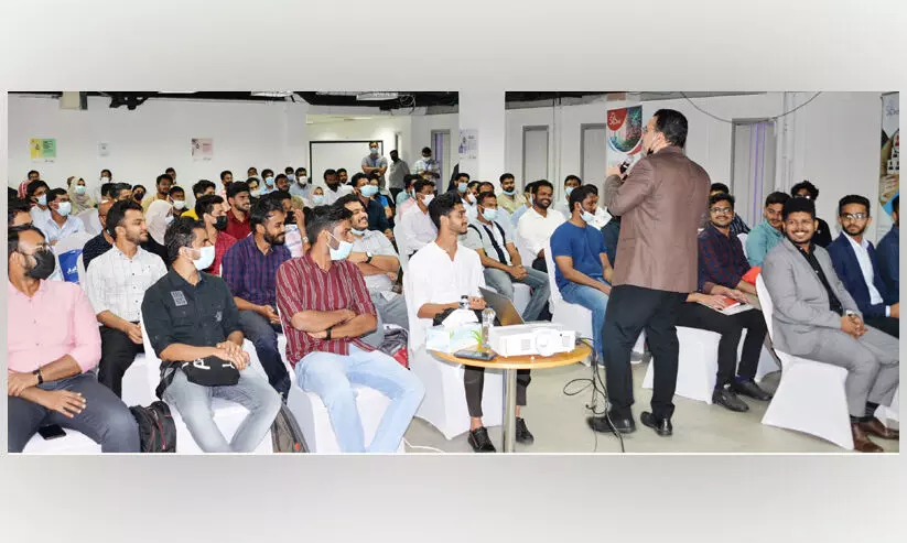 കമോൺ കേരള: സ്കൈ ഡസ്റ്റിന്റെ കരിയർ എക്സ്പോയിൽ പങ്കെടുത്തത് ആയിരങ്ങൾ കമോൺ കേരള: സ്കൈ ഡസ്റ്റിന്റെ കരിയർ എക്സ്പോയിൽ പങ്കെടുത്തത് ആയിരങ്ങൾ