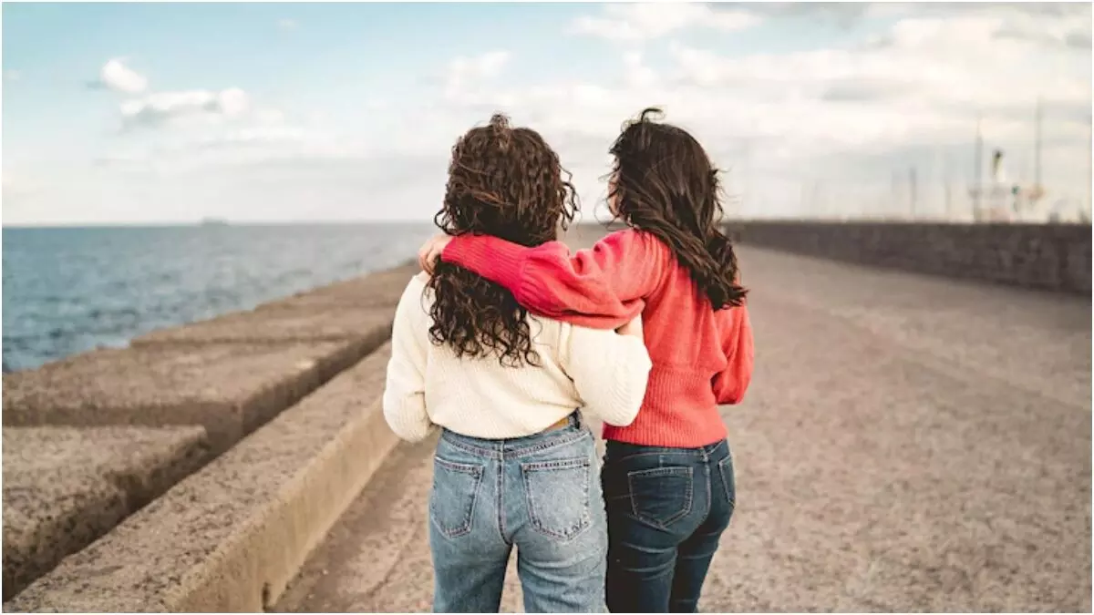 തമിഴ്നാട്ടുകാരിയായ ലെസ്ബിയൻ യുവതിയും ലങ്കൻ പങ്കാളിയും ശ്രീലങ്കയിൽ അറസ്റ്റിൽ തമിഴ്നാട്ടുകാരിയായ ലെസ്ബിയൻ യുവതിയും ലങ്കൻ പങ്കാളിയും ശ്രീലങ്കയിൽ അറസ്റ്റിൽ