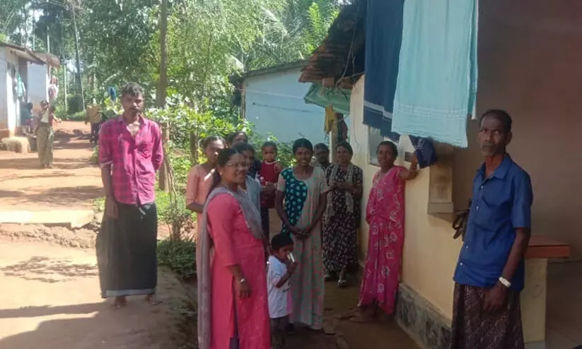 വയനാട്ടിലെ നെന്മേനി കോളിമൂല പണിയ കോളനിക്കാർ ഇപ്പോഴും അയിത്തം അനുഭവിക്കുന്നോ? വയനാട്ടിലെ നെന്മേനി കോളിമൂല പണിയ കോളനിക്കാർ ഇപ്പോഴും അയിത്തം അനുഭവിക്കുന്നോ?