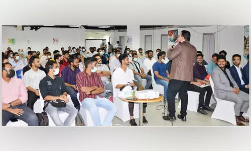 കമോൺ കേരള: സ്കൈ ഡസ്റ്റിന്‍റെ കരിയർ എക്സ്പോയിൽ പങ്കെടുത്തത് ആയിരങ്ങൾ