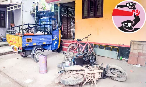 In Krishnapuram goons smashed houses