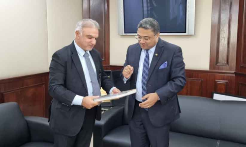 അം​ബാ​സ​ഡ​ർ വ്യ​വ​സാ​യ അ​തോ​റി​റ്റി മേ​ധാ​വി​യു​മാ​യി ച​ർ​ച്ച ന​ട​ത്തി