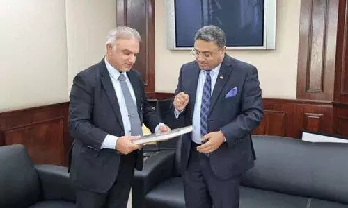 അം​ബാ​സ​ഡ​ർ വ്യ​വ​സാ​യ അ​തോ​റി​റ്റി മേ​ധാ​വി​യു​മാ​യി ച​ർ​ച്ച ന​ട​ത്തി