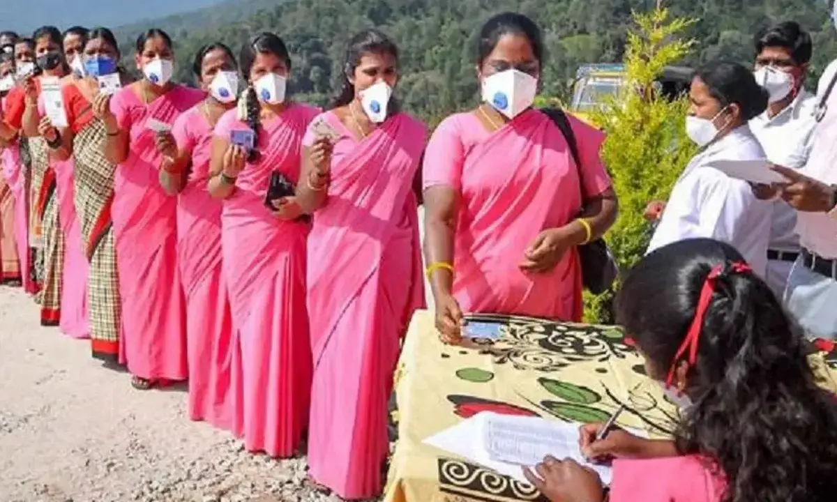 ആശാ വർക്കർ ഗർഭം ധരിക്കരുതെന്ന് ;   ജൂനിയർ പബ്ലിക് ഹെൽത്ത്  നഴ്സിന്റെ നടപടിക്കെതിരെ പരാതി