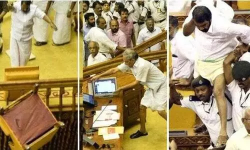 ബഹളവും അടിപിടിയും പുറത്തറിയില്ല; നിയമസഭയിൽ മാധ്യമങ്ങൾക്ക് നിയന്ത്രണം, നേരിട്ട് ചിത്രീകരിക്കുന്നത് അവസാനിപ്പിച്ചു