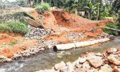 കരാറുകാരൻ പദ്ധതി ഉപേക്ഷിച്ചു; മടംതോട് പാലം നിർമാണം പാതിയിൽ നിലച്ചു