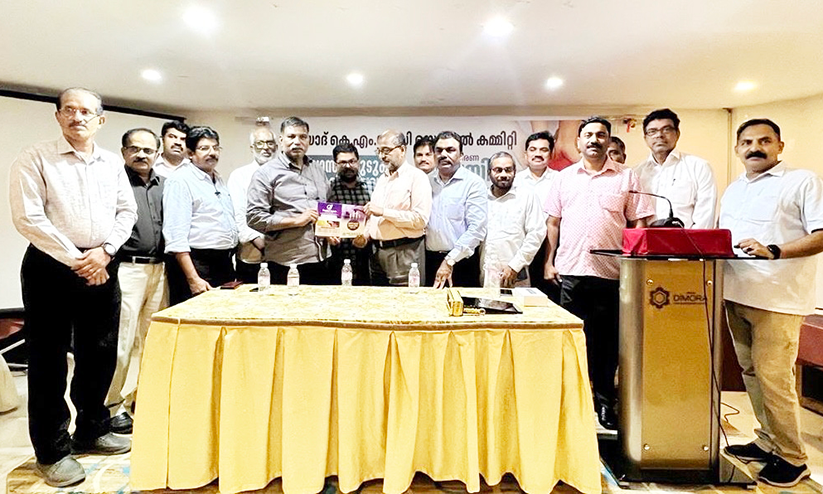 കെ.എം.സി.സി പ്രവാസി സുരക്ഷ പദ്ധതി നാലാംഘട്ട പ്രചാരണ കാമ്പയിന് തുടക്കം കെ.എം.സി.സി പ്രവാസി സുരക്ഷ പദ്ധതി നാലാംഘട്ട പ്രചാരണ കാമ്പയിന് തുടക്കം