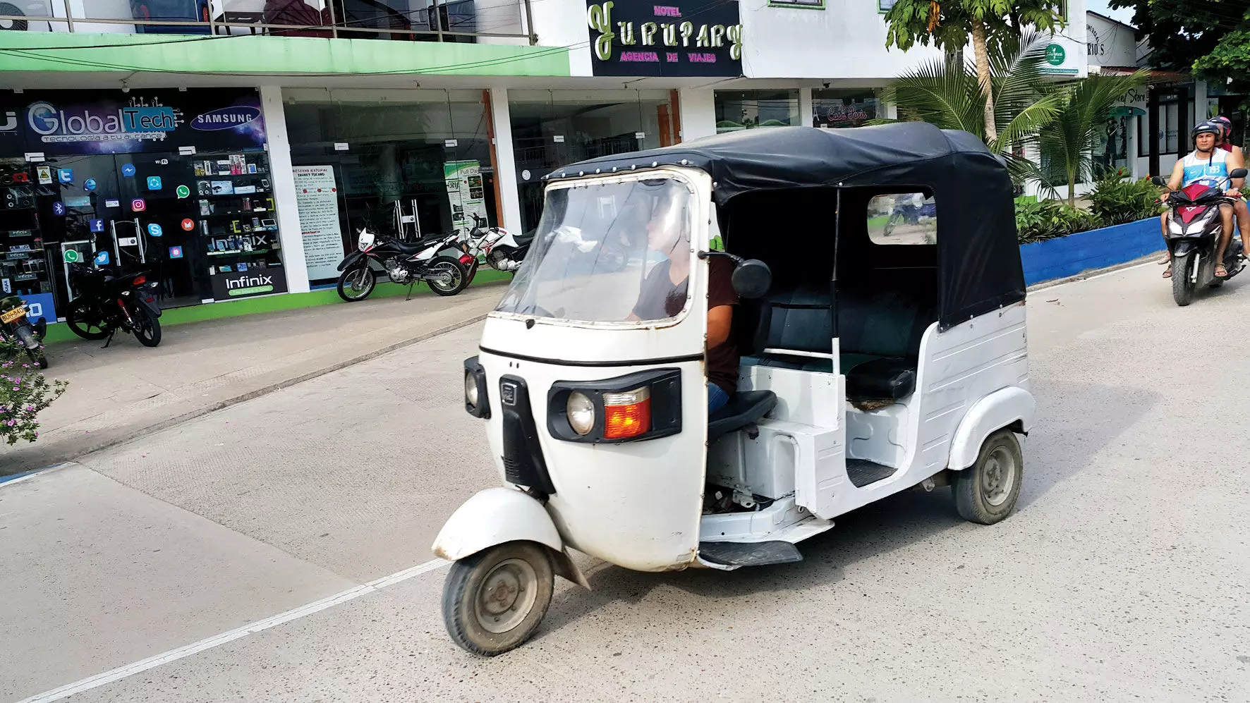 െലറ്റീഷ്യയിലെ ഒാ​േട്ടാറിക്ഷ