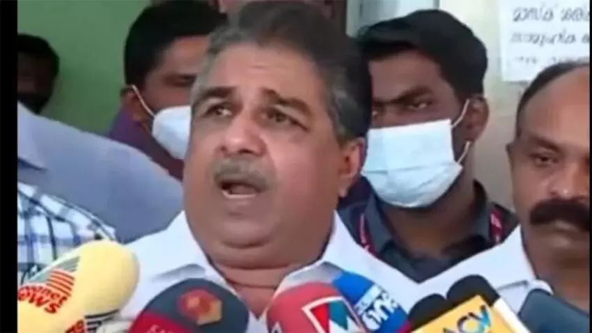 ഫിഷറീസ് ഡയറക്ടറേറ്റില് മന്ത്രിയുടെ മിന്നല് പരിശോധന; വൈകിയ ജീവനക്കാര്ക്ക് കാരണം കാണിക്കല് നോട്ടീസ് ഫിഷറീസ് ഡയറക്ടറേറ്റില് മന്ത്രിയുടെ മിന്നല് പരിശോധന; വൈകിയ ജീവനക്കാര്ക്ക് കാരണം കാണിക്കല് നോട്ടീസ്