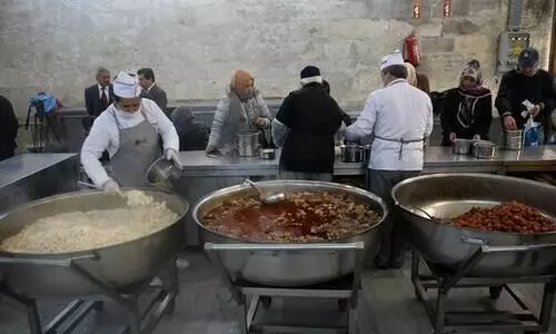 ജോലിക്ക് പോകുന്ന വീട്ടമ്മമാർക്കായി പൊതു അടുക്കള