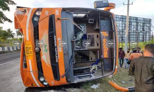 മൈസൂരുവിൽ കെ.എസ്.ആർ.ടി.സി സ്വിഫ്റ്റ് ബസ് മറിഞ്ഞു; 5 പേർക്ക് സാരമായി പരിക്ക്