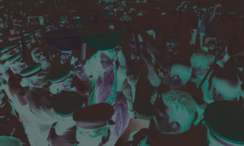 മാ​ലി​ന്യ​വു​മാ​യി കോ​ർ​പ​റേ​ഷ​നി​ലേ​ക്ക് കോ​ൺ​ഗ്ര​സ് കൗ​ൺ​സി​ല​ർ​മാ​രു​ടെ മാ​ർ​ച്ച്