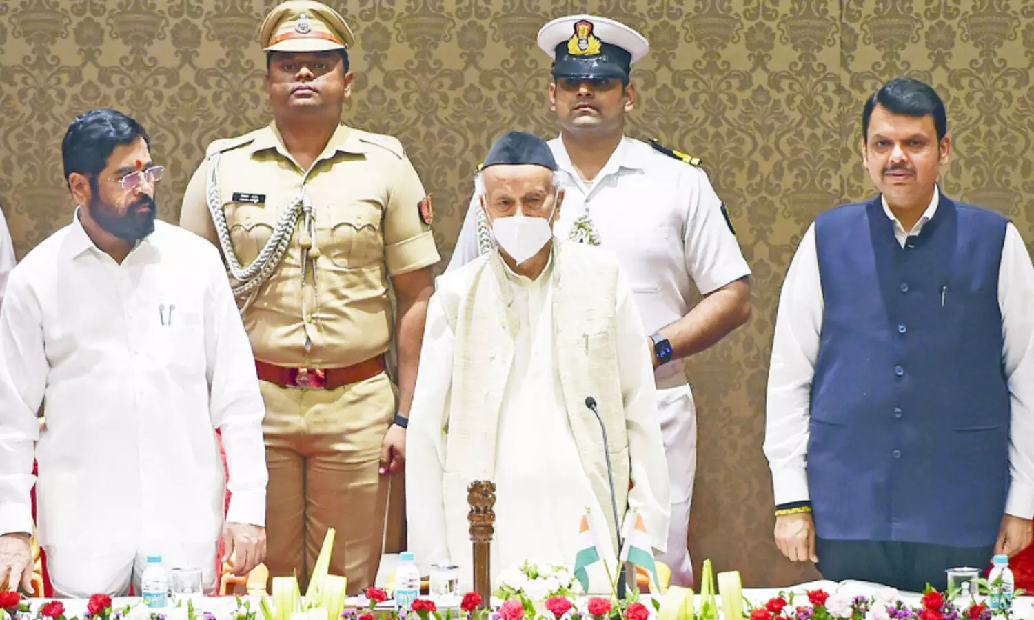 നാടകാന്തം ഷിൻഡെ മുഖ്യമന്ത്രി