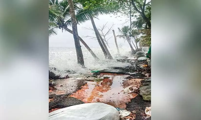 ഒറ്റമശ്ശേരിയിൽ കടലേറ്റം; മത്സ്യത്തൊഴിലാളി കുടുംബങ്ങൾ ആശങ്കയിൽ