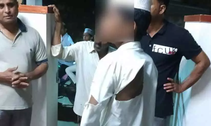 മംഗളൂരുവിൽ മദ്റസ വിദ്യാർഥിയെ ആക്രമിച്ചതായി പരാതി; ഇരയായത് ഡി.വൈ.എഫ്.ഐ നേതാവിന്റെ ബന്ധു മംഗളൂരുവിൽ മദ്റസ വിദ്യാർഥിയെ ആക്രമിച്ചതായി പരാതി; ഇരയായത് ഡി.വൈ.എഫ്.ഐ നേതാവിന്റെ ബന്ധു