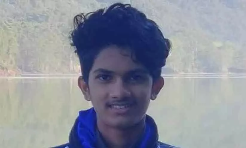 സ്‌കൂട്ടര്‍ മതിലില്‍ ഇടിച്ച് വിദ്യാര്‍ഥി മരിച്ചു