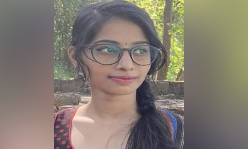 വളർത്തുനായുടെ കടിയേറ്റ് ചികിത്സയിലിരുന്ന വിദ്യാർഥിനി മരിച്ചു വളർത്തുനായുടെ കടിയേറ്റ് ചികിത്സയിലിരുന്ന വിദ്യാർഥിനി മരിച്ചു