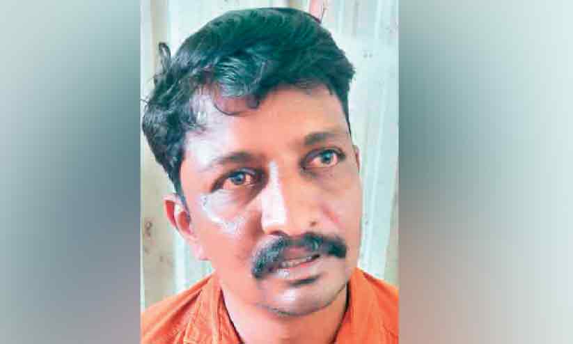 നാലുകിലോ കഞ്ചാവുമായി യുവാവ് പിടിയിൽ നാലുകിലോ കഞ്ചാവുമായി യുവാവ് പിടിയിൽ