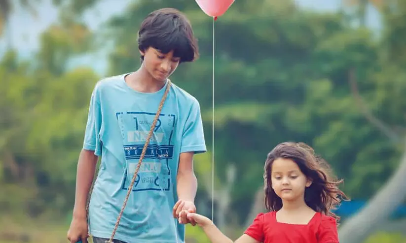 പ്യാലിയുടെ കാഴ്ചകൾക്ക് തുടക്കമാകുന്നു; ടൈറ്റിൽ ഗാനം പുറത്തിറങ്ങി