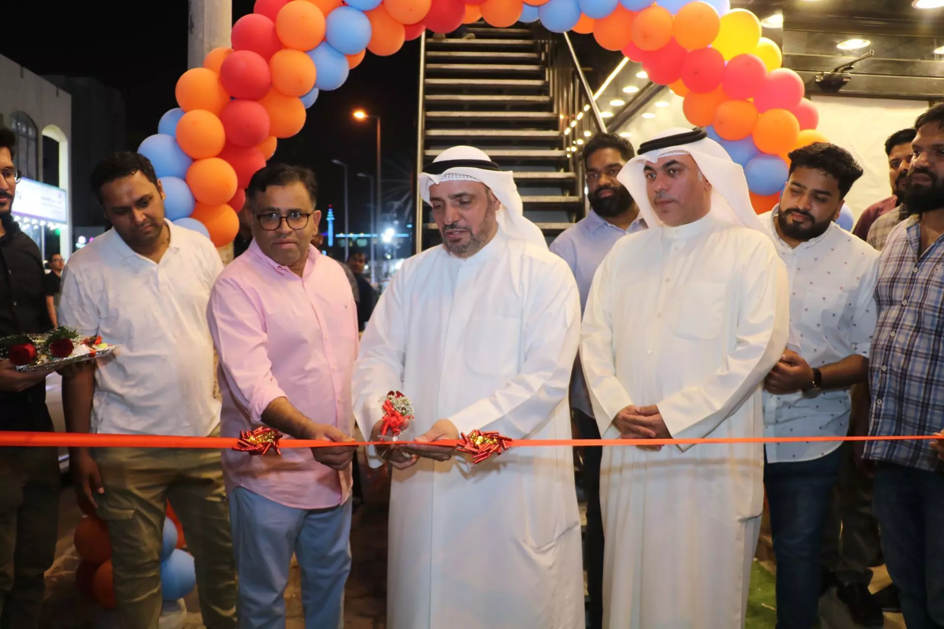 തക്കാര ഗ്രൂപ്പിന്റെ ടി-ഗ്രിൽ റസ്റ്റാറന്റ് ഉദ്ഘാടനം ചെയ്തു തക്കാര ഗ്രൂപ്പിന്റെ ടി-ഗ്രിൽ റസ്റ്റാറന്റ് ഉദ്ഘാടനം ചെയ്തു