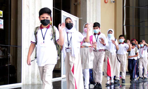 വിദ്യാലയങ്ങൾ നാളെ അടക്കും