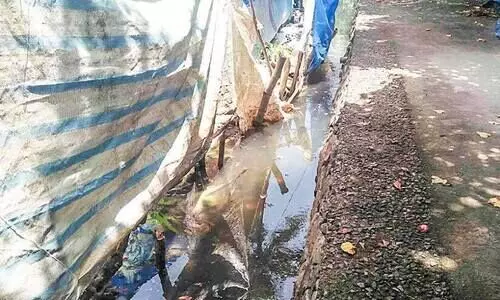 വടക്കേക്കര തോട് കൈയേറ്റം; നടപടി സ്വീകരിക്കാതെ പഞ്ചായത്ത്