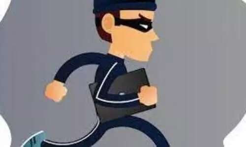 നിർത്തിയിട്ട ബസിൽ മോഷണം