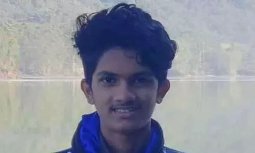 സ്‌കൂട്ടര്‍ മതിലില്‍ ഇടിച്ച് വിദ്യാര്‍ഥി മരിച്ചു