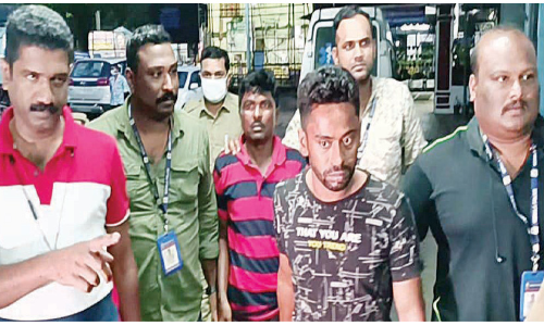 വീടിന്‍റെ ജനൽ ഇളക്കി 38.5 പവൻ കവർന്ന പ്രതികൾ പിടിയിൽ