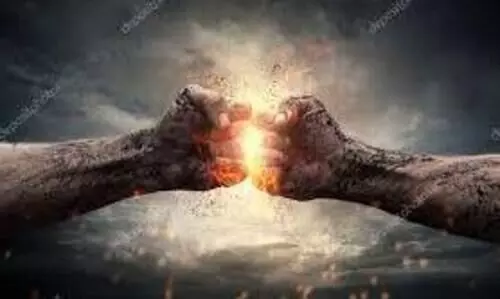 മ​ണ്ണ് ക​യ​റ്റു​ന്ന​തി​നെ ചൊ​ല്ലി ത​ർ​ക്കം; ടി​പ്പ​ർ ഡ്രൈ​വ​ർ​മാ​ർ ഏ​റ്റു​മു​ട്ടി