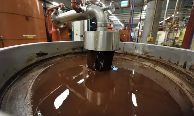 ചോക്ലേറ്റിൽ സാൽമൊണെല്ല ബാക്ടീരിയ, നിർമാണം നിർത്തി ബേരി കാൽബാട്ട്