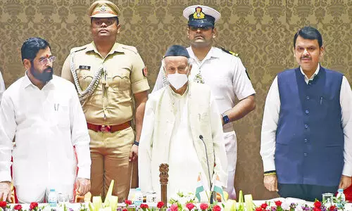 നാടകാന്തം ഷിൻഡെ മുഖ്യമന്ത്രി