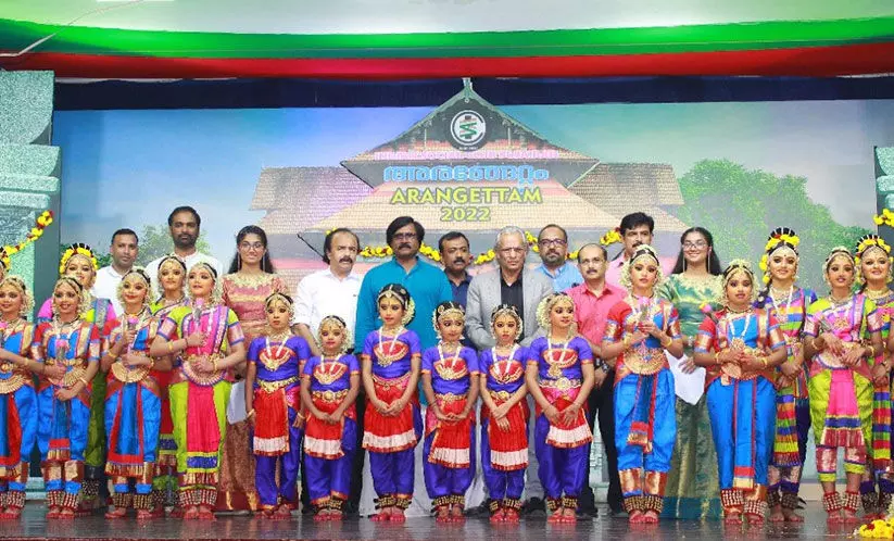 ഫുജൈറ ഇന്ത്യൻ സോഷ്യൽ ക്ലബ് അക്കാദമിയിൽ കുട്ടികളുടെ അരങ്ങേറ്റം ഫുജൈറ ഇന്ത്യൻ സോഷ്യൽ ക്ലബ് അക്കാദമിയിൽ കുട്ടികളുടെ അരങ്ങേറ്റം