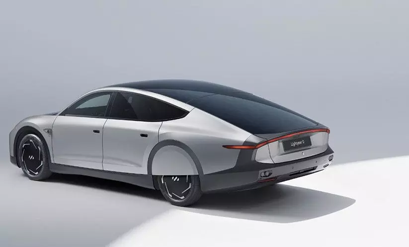 ലോകത്തെ ആദ്യ സോളാർ കാർ ഉടൻ യു.എ.ഇയിലേക്ക്