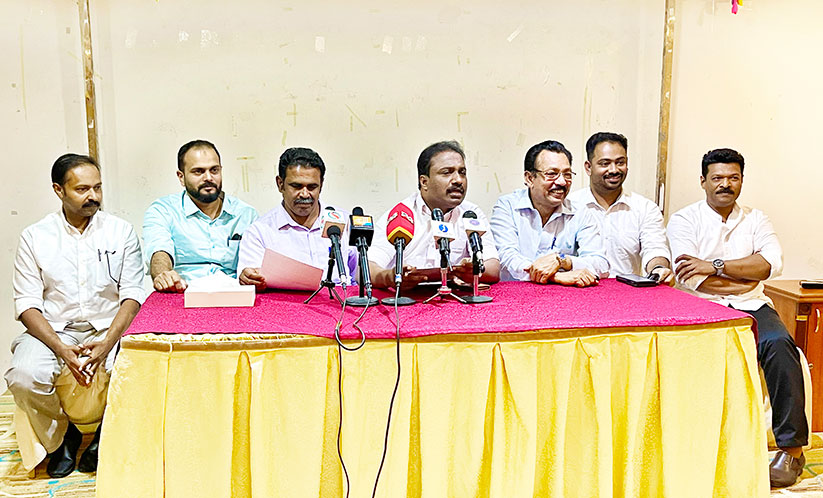 സി.പി.എം സരിതയെ ഇറക്കി പ്രതിരോധിക്കേണ്ട ഗതികേടിൽ -ബി.ആർ.എം. ഷഫീർ സി.പി.എം സരിതയെ ഇറക്കി പ്രതിരോധിക്കേണ്ട ഗതികേടിൽ -ബി.ആർ.എം. ഷഫീർ