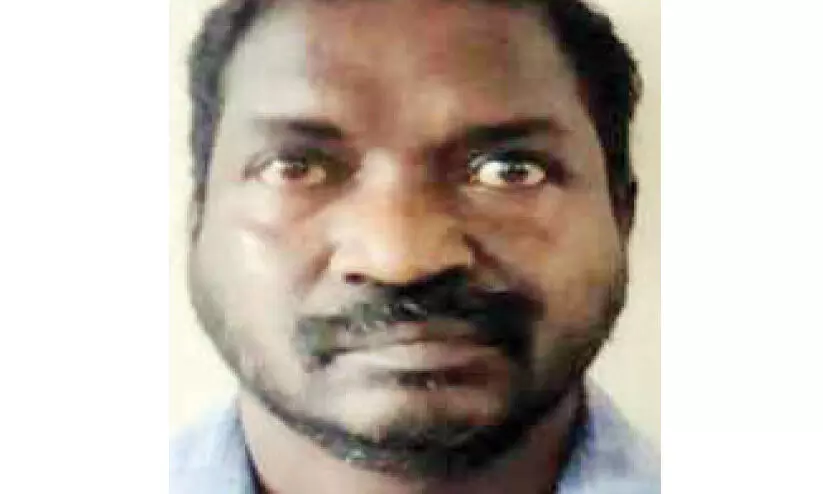 ഒന്നാം ക്ലാസ് വിദ്യാർഥിനിക്ക് പീഡനം: അധ്യാപകന് 10 വർഷം കഠിന തടവ് ഒന്നാം ക്ലാസ് വിദ്യാർഥിനിക്ക് പീഡനം: അധ്യാപകന് 10 വർഷം കഠിന തടവ്