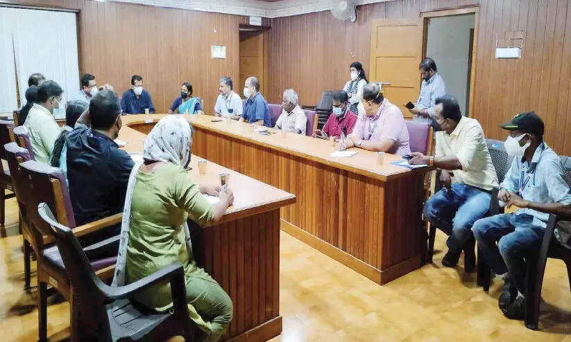 അതിരപ്പിള്ളിയിൽ ആന്ത്രാക്സ്; കനത്ത ജാഗ്രത അതിരപ്പിള്ളിയിൽ ആന്ത്രാക്സ്; കനത്ത ജാഗ്രത