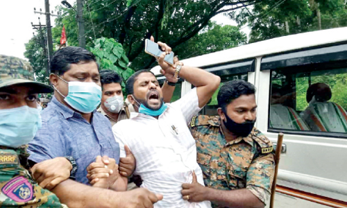 തിരുനാവായയിൽ കെ-റെയിൽ സർവേക്കല്ല് ഇറക്കാനുള്ള ശ്രമം തടഞ്ഞു