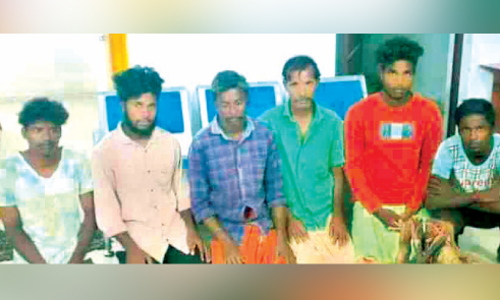 ചന്ദനവുമായി വനം വകുപ്പ് വാച്ചറടക്കം ആറുപേർ പിടിയിൽ