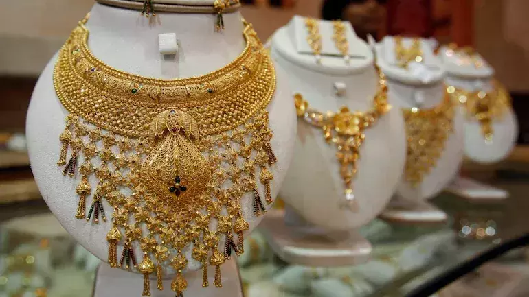 നികുതി ഉയർത്തി കേന്ദ്രസർക്കാർ; സ്വർണവില കുതിച്ചുയർന്നു