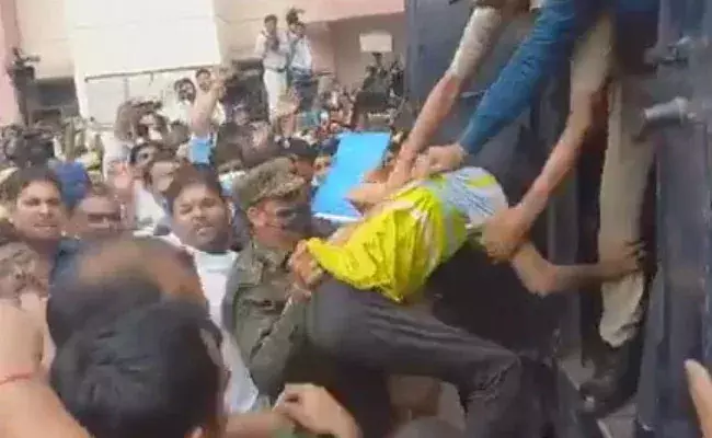 ഉദയ്പൂർ കൊലപാതക കേസി​ലെ പ്രതികൾക്ക് നേരെ ജയ്പൂരിൽ അഭിഭാഷകരുടെ ആക്രമണം