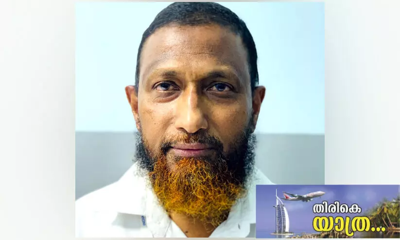 മൂന്നു പതിറ്റാണ്ടിന്റെ പ്രവാസം; ഇസ്മായിൽ മാസ്റ്റർ ഇന്ത്യൻ സ്കൂളിന്റെ പടിയിറങ്ങുന്നു മൂന്നു പതിറ്റാണ്ടിന്റെ പ്രവാസം; ഇസ്മായിൽ മാസ്റ്റർ ഇന്ത്യൻ സ്കൂളിന്റെ പടിയിറങ്ങുന്നു